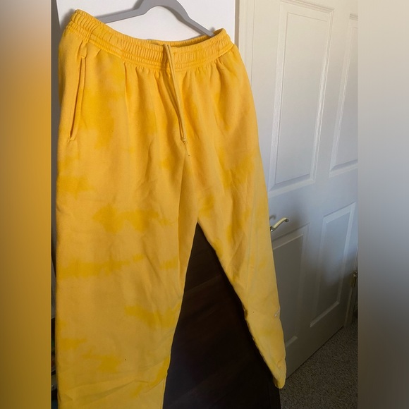 Alphalete Pants & Jumpsuits Alphalete Here Comes The Sun Jogger In